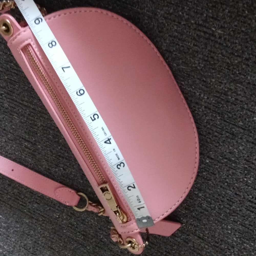 ๐๏ธ ๐HTF Coach๐ - Quilted Chain Belt Bag - Picture 13 of 15